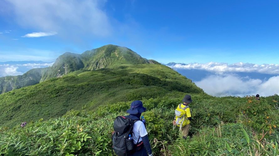 雨飾山